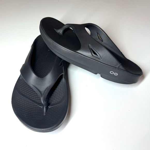 OOFOS OOriginal Unisex M-8 W-10 Thong Sandals Black Comfort Recovery Flip Flops - Picture 1 of 10